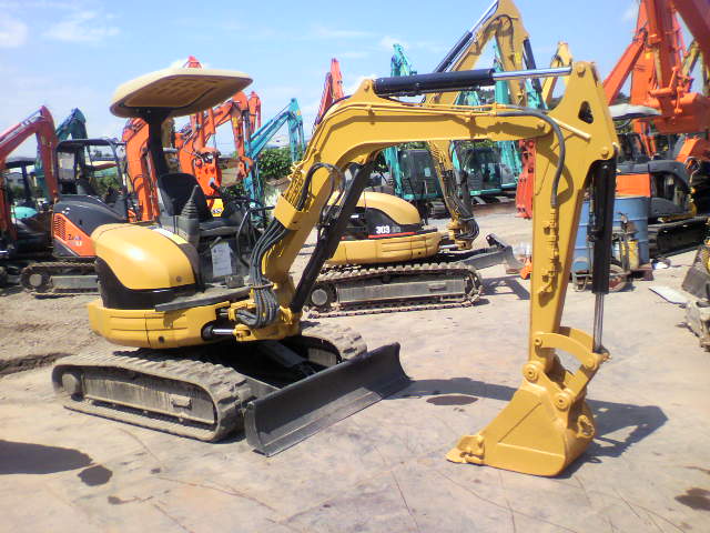 CAT303CR | ミニ油圧ショベル | 株式会社アタッチリンク